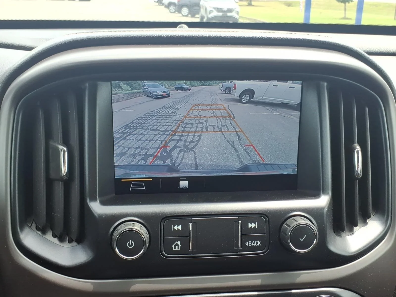 Used 2021 Steel Metallic GMC AT4 w/Cloth image 23