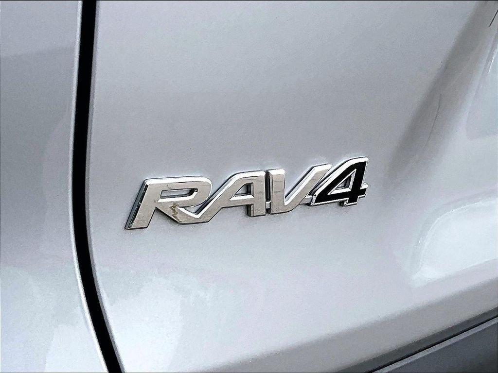 Certified Used 2024 Silver Toyota XLE image 27