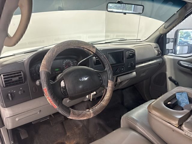 Used 2006 White Ford XL image 16