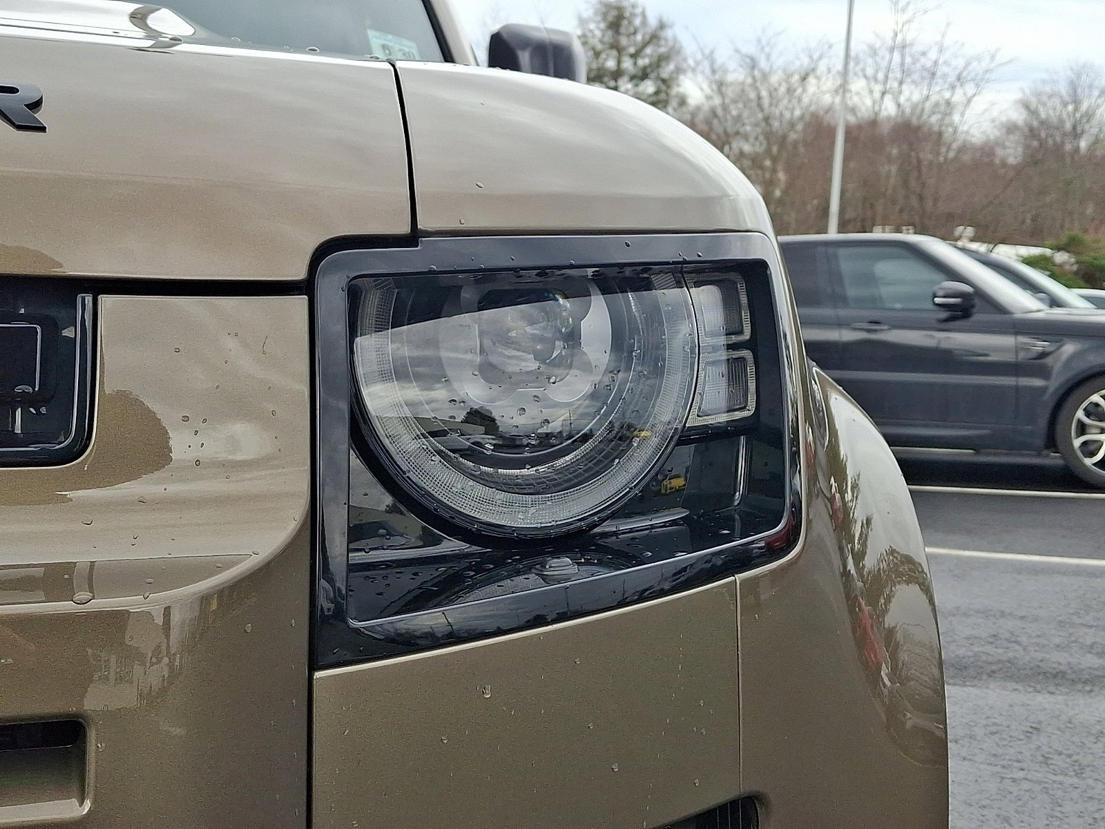 Used 2025 Gondwana Stone Metallic   1Dk Land Rover S image 10