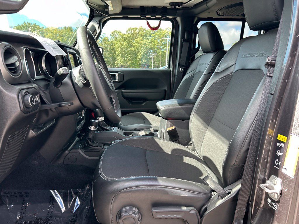 Used 2023 Gray Jeep  image 14
