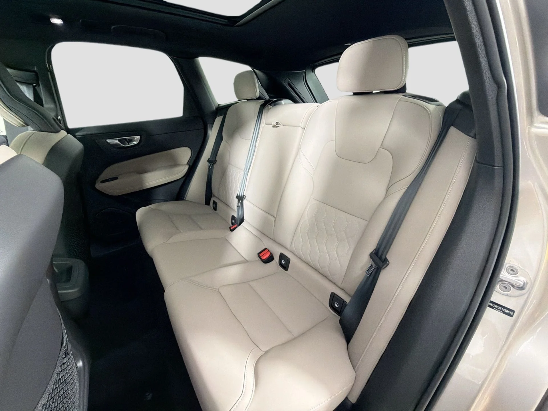 New 2026 Bright Dusk Volvo Plus image 25