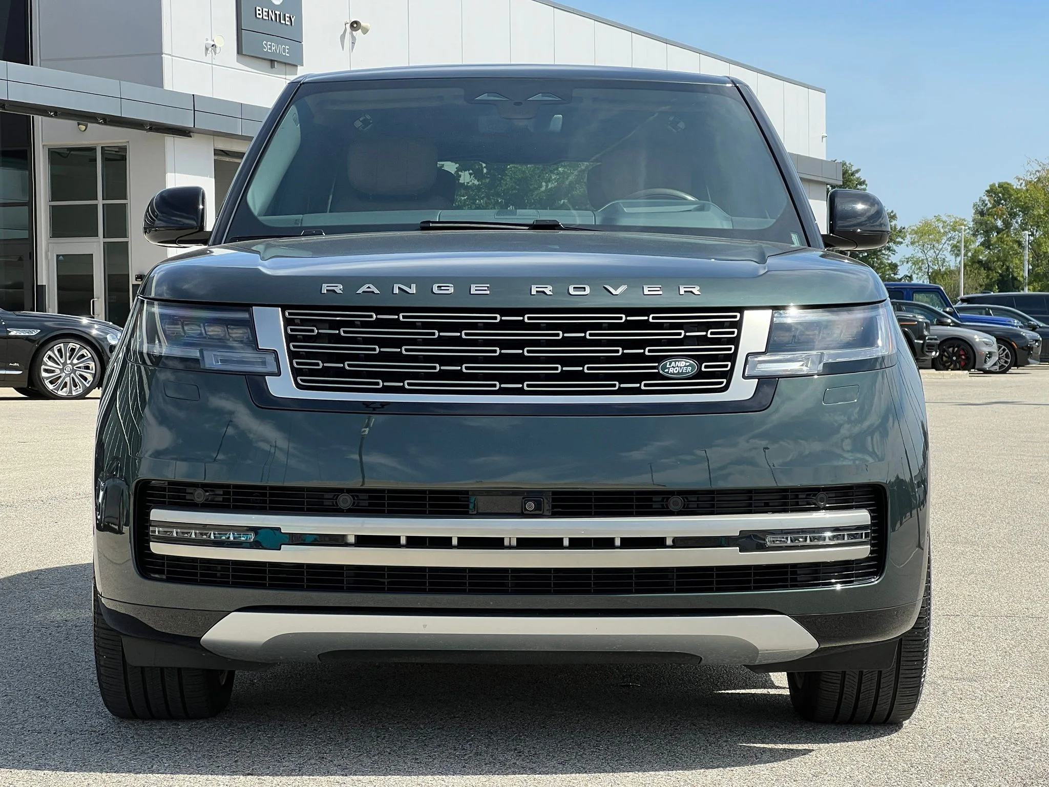 Used 2025  Land Rover Autobiography image 8