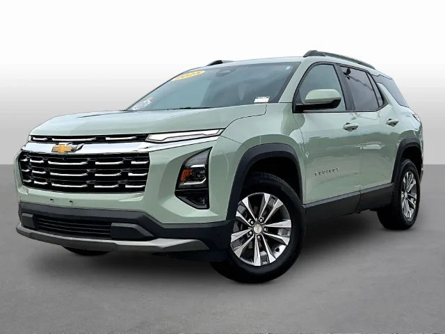 Used 2025 Green Chevrolet LT image 3