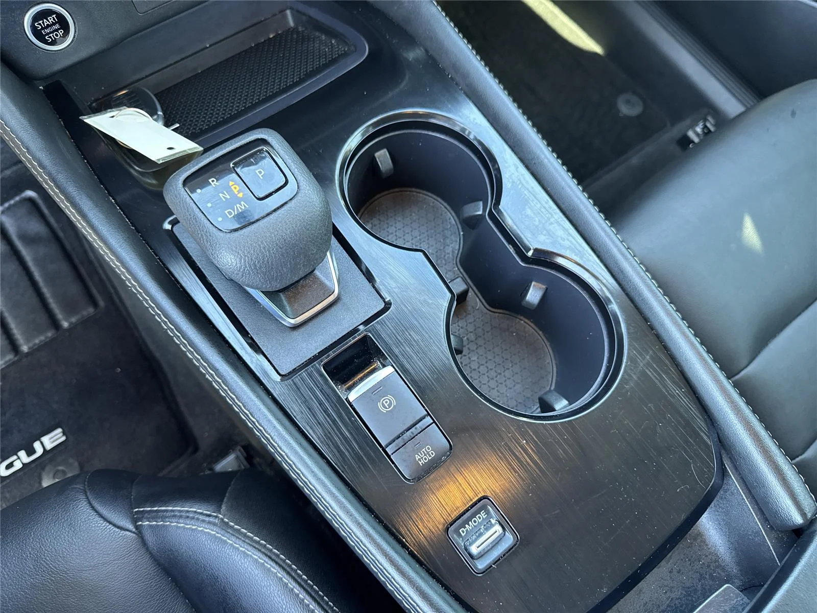 Used 2023 Super Black Nissan SL image 27