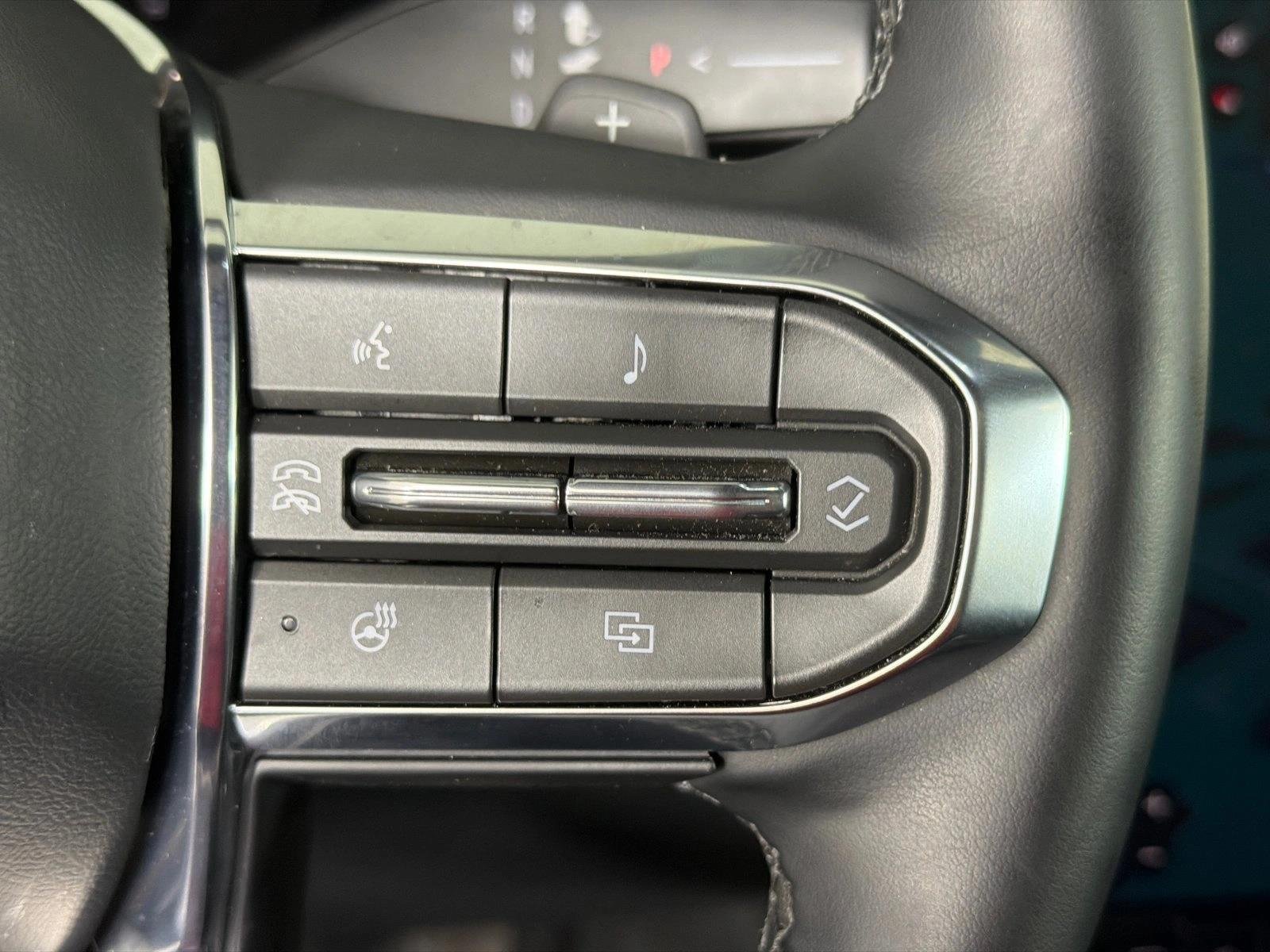 Used 2026 White GMC FWD Elevation image 26