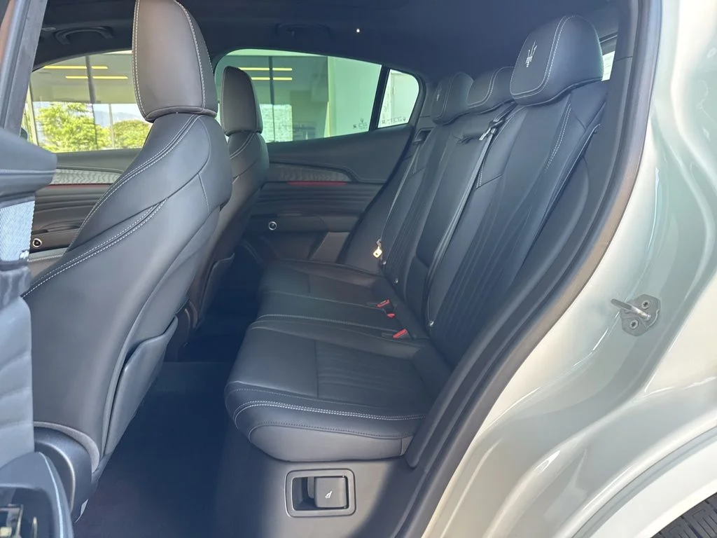 Used 2025 Bianco Maserati Modena image 20