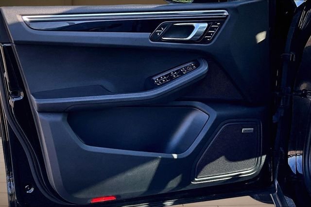 Used 2018  Porsche S image 22