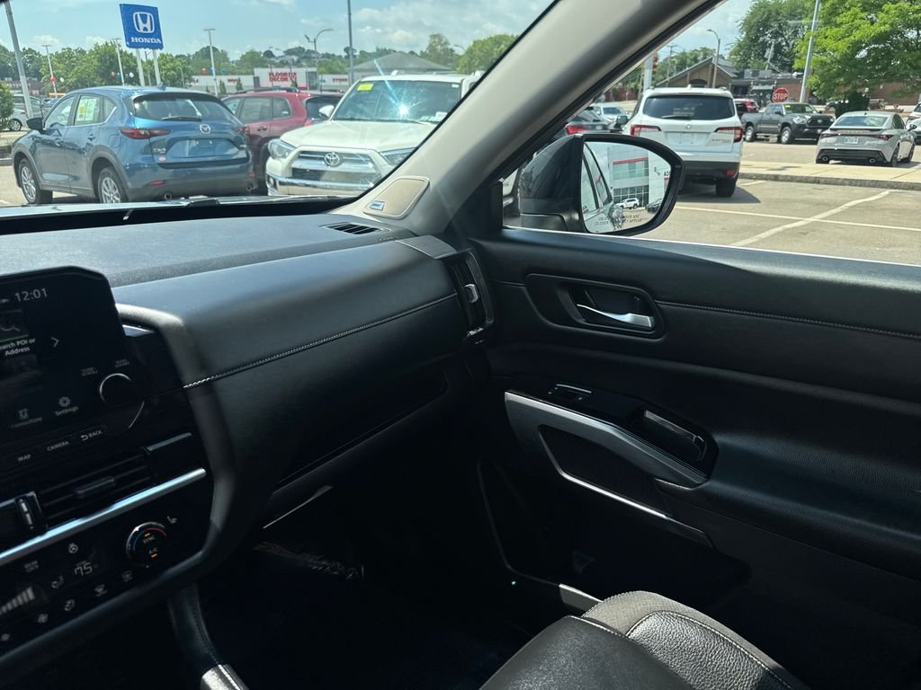 Used 2023 Gray Nissan SL image 31