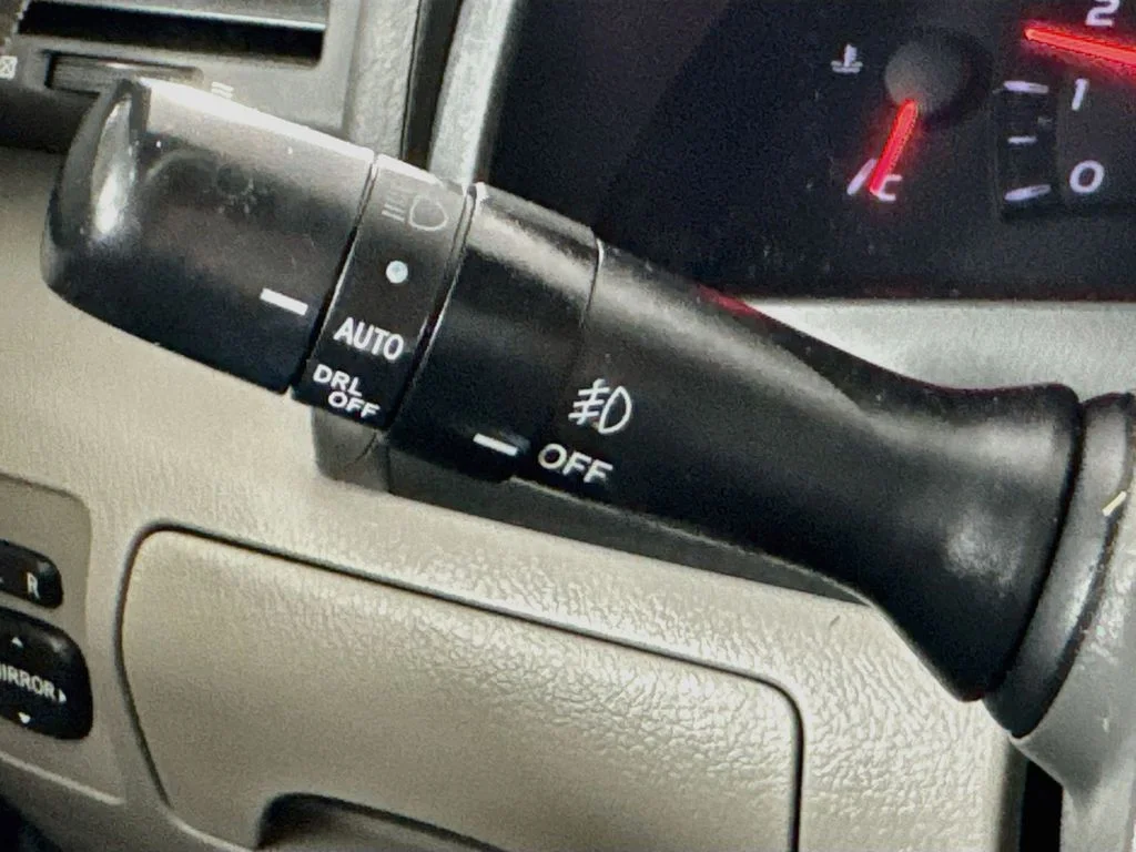 Used 2007 Silver Toyota XLE image 12