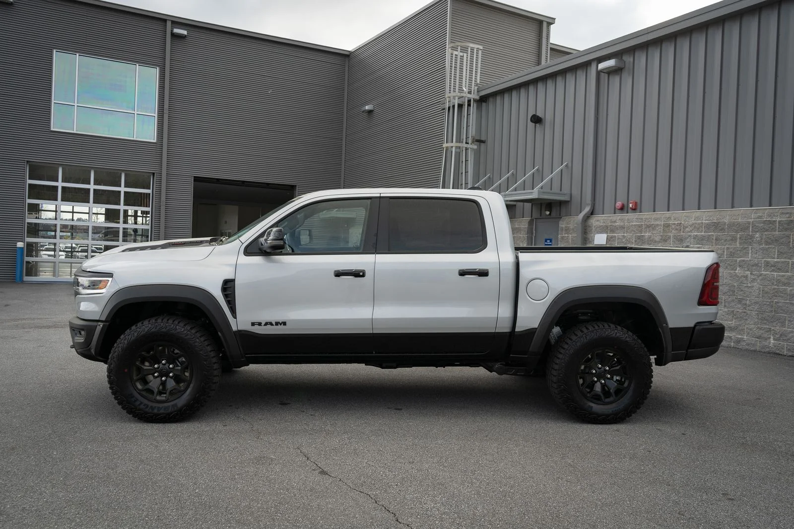 2026 RAM 1500 RHO - Photo 14