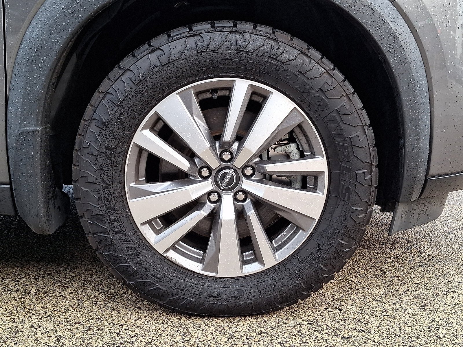 Used 2022 Gun Metallic Nissan SL image 7