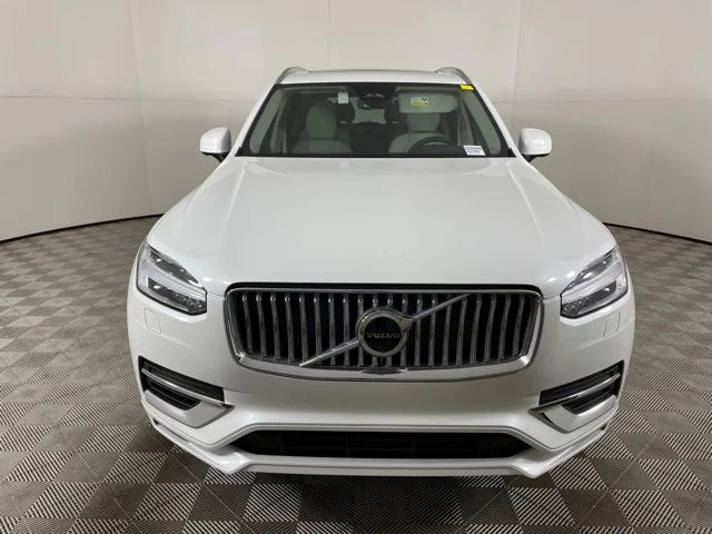 Certified Used 2025 White Volvo T8 AWD PLUS MANAGER SPECIAL image 4