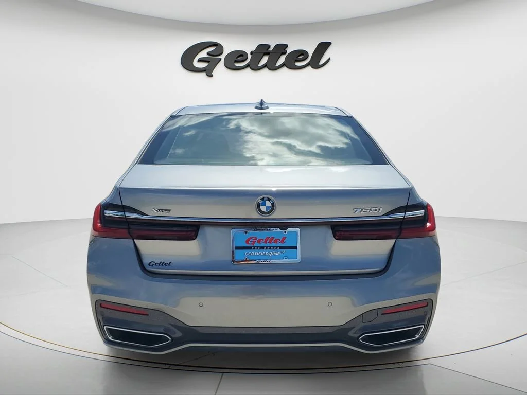 Used 2021 Gray BMW xDrive image 6