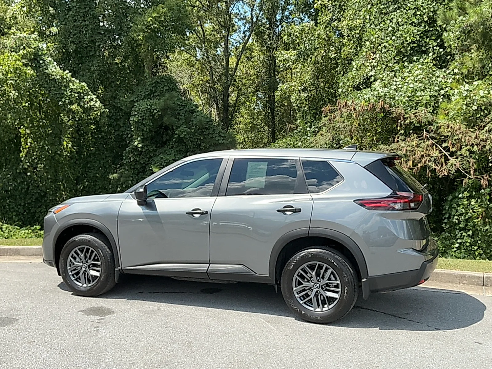 Used 2026 Gray Nissan S image 3