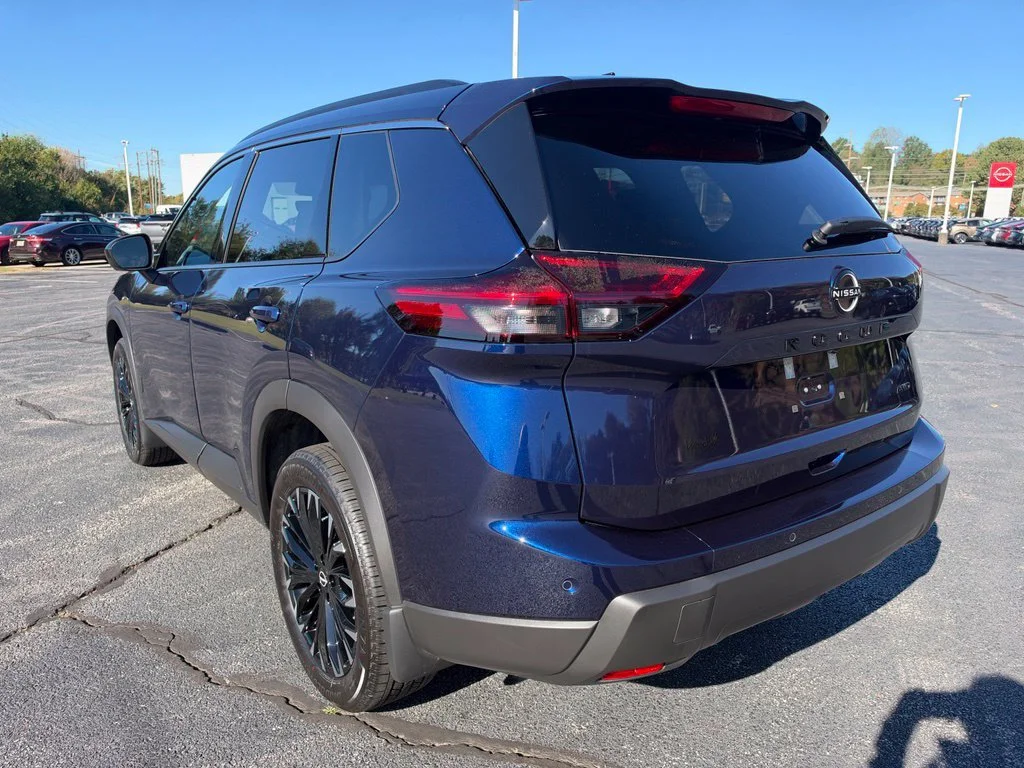 Used 2026 Deep Ocean Nissan Dark Armor image 4