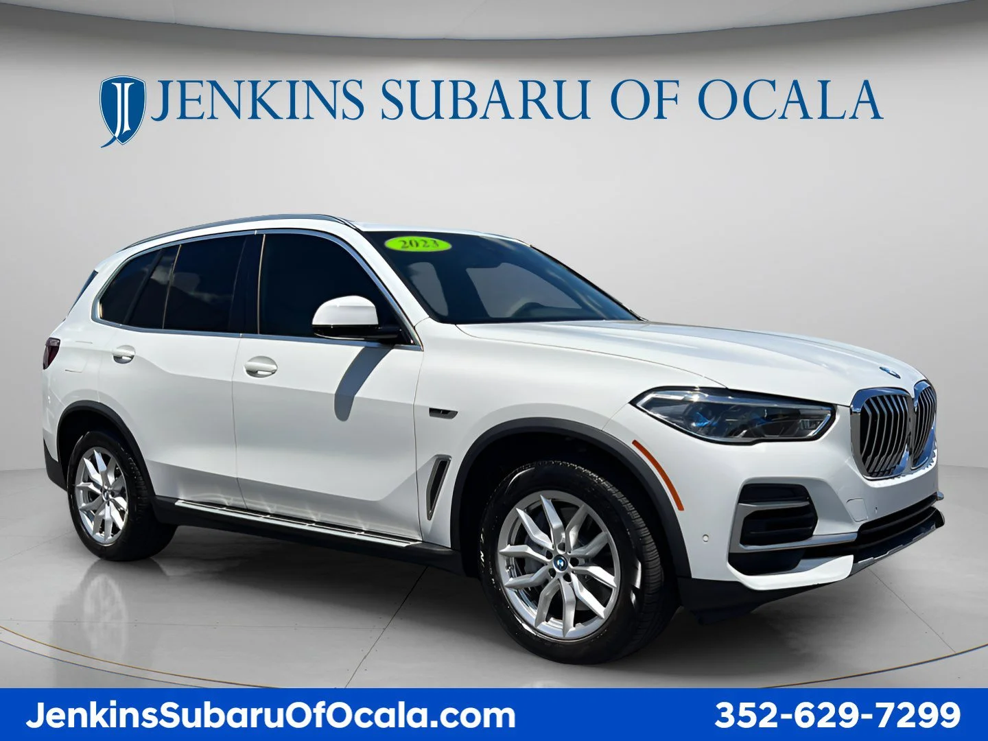 Used 2023 Alpine White BMW xDrive45e image 1
