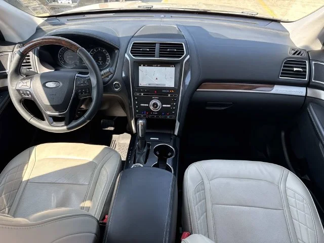 Used 2018 Silver Ford Platinum image 23