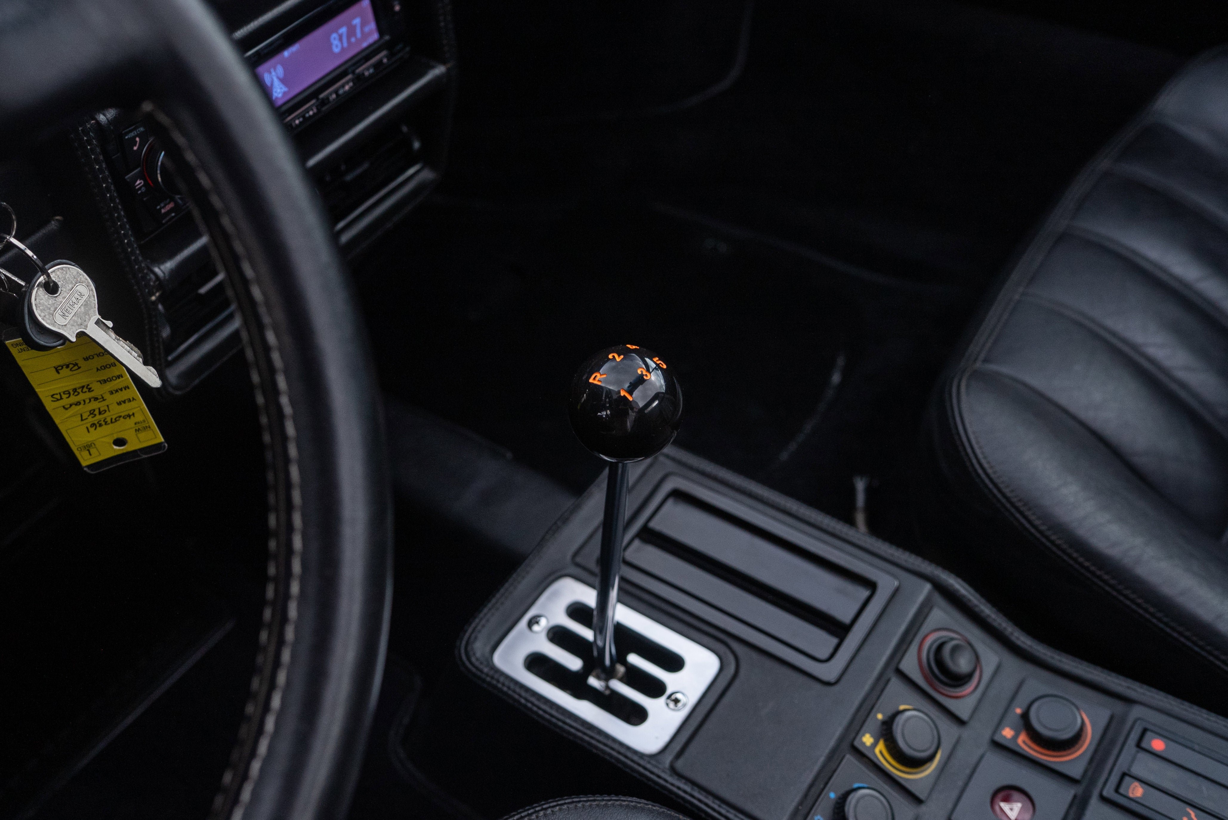 1987 Ferrari 328 - Photo 14