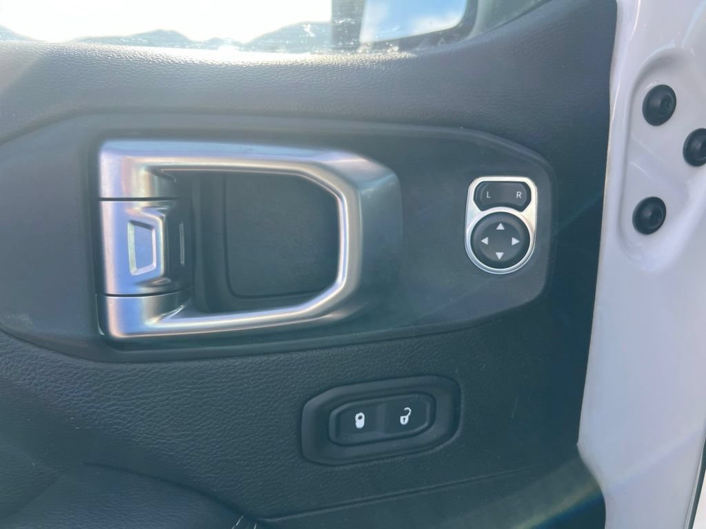 Used 2020 Bright White Clearcoat Jeep Unlimited Sahara image 20