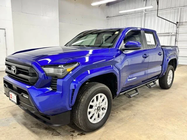 Used 2025 Blue Toyota SR5 image 3