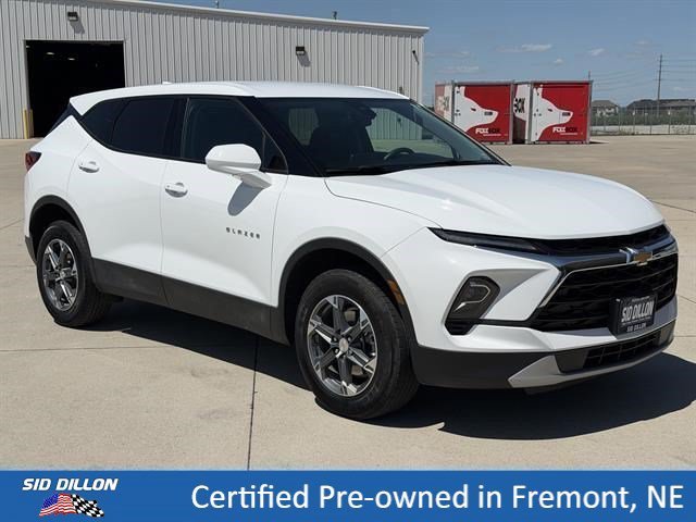 Certified Used 2025 Summit White Chevrolet LT image 11