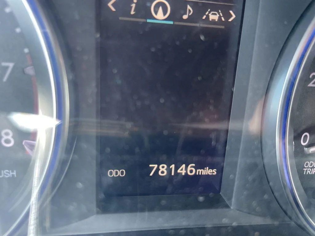 Used 2017 Blizzard Pearl Toyota XLE image 4