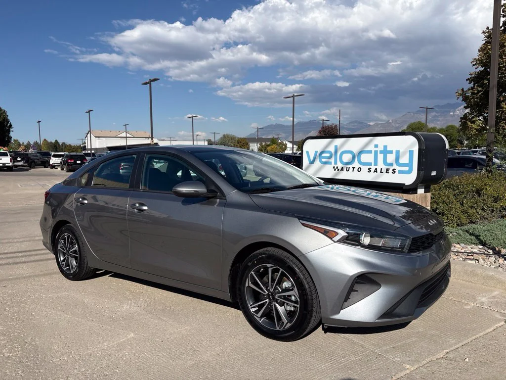 Used 2022 Gray Kia LXS image 1