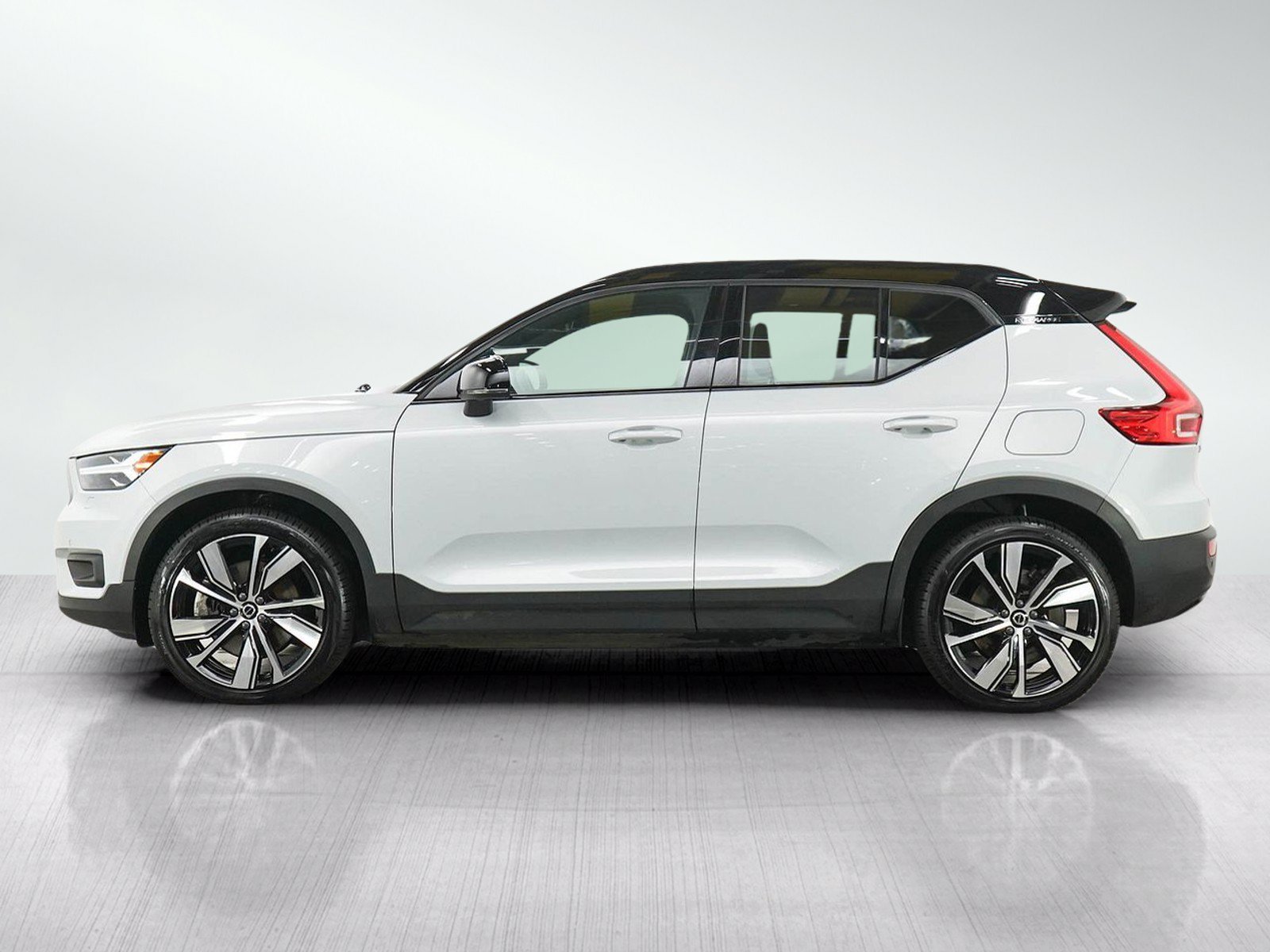 Used 2021 Volvo XC40 Recharge with VIN YV4ED3UR7M2580133 for sale in South Saint Paul, Minnesota