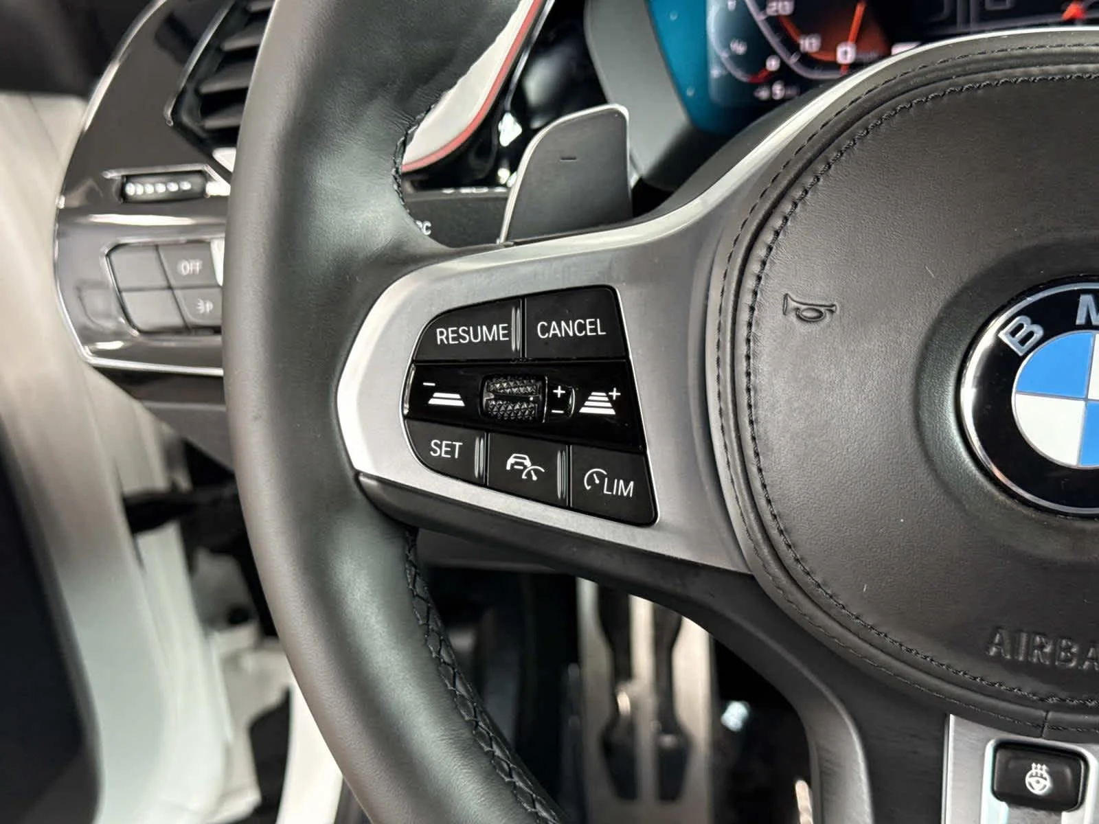 Used 2025 Alpine White BMW M40i image 21