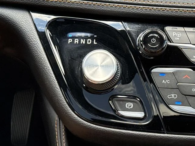 Used 2022 Black Chrysler Pinnacle image 21