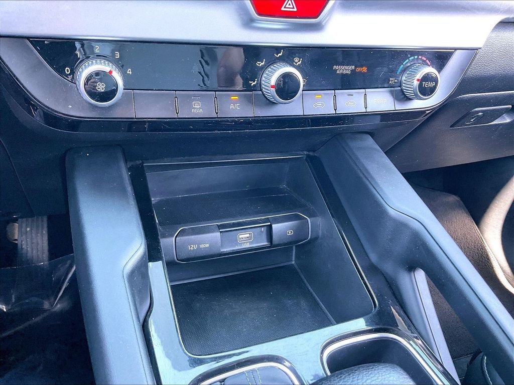 Used 2020 Snow White Pearl Kia LX image 25