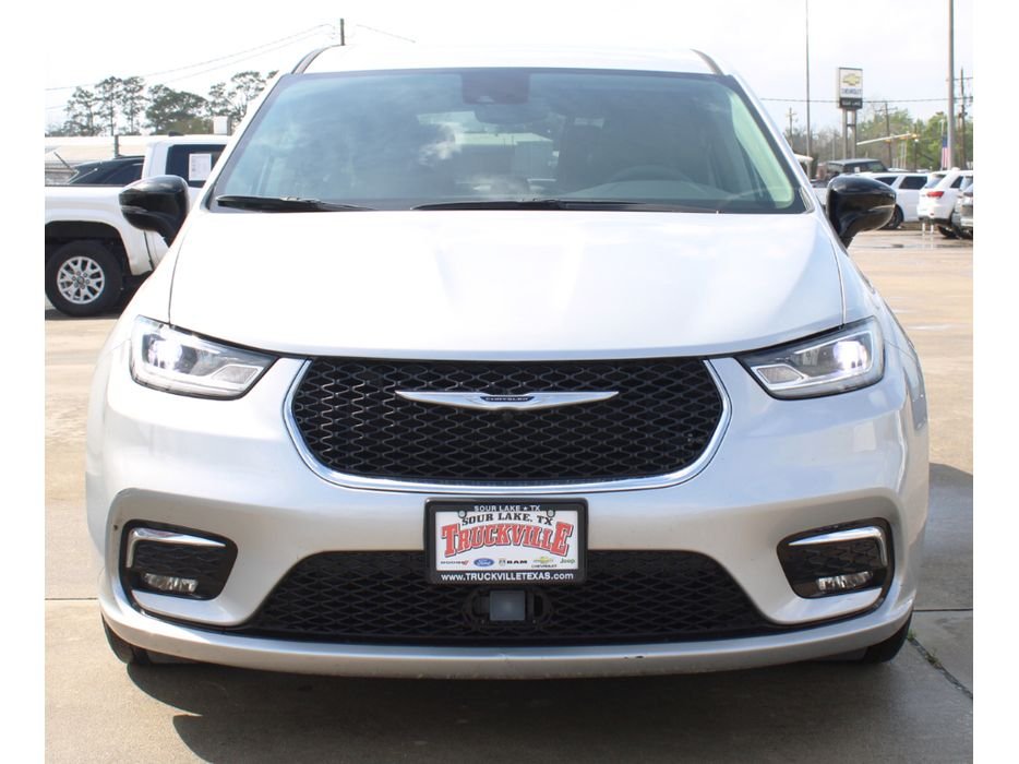 Used 2024 Silver Mist Clearcoat Chrysler Touring L image 23