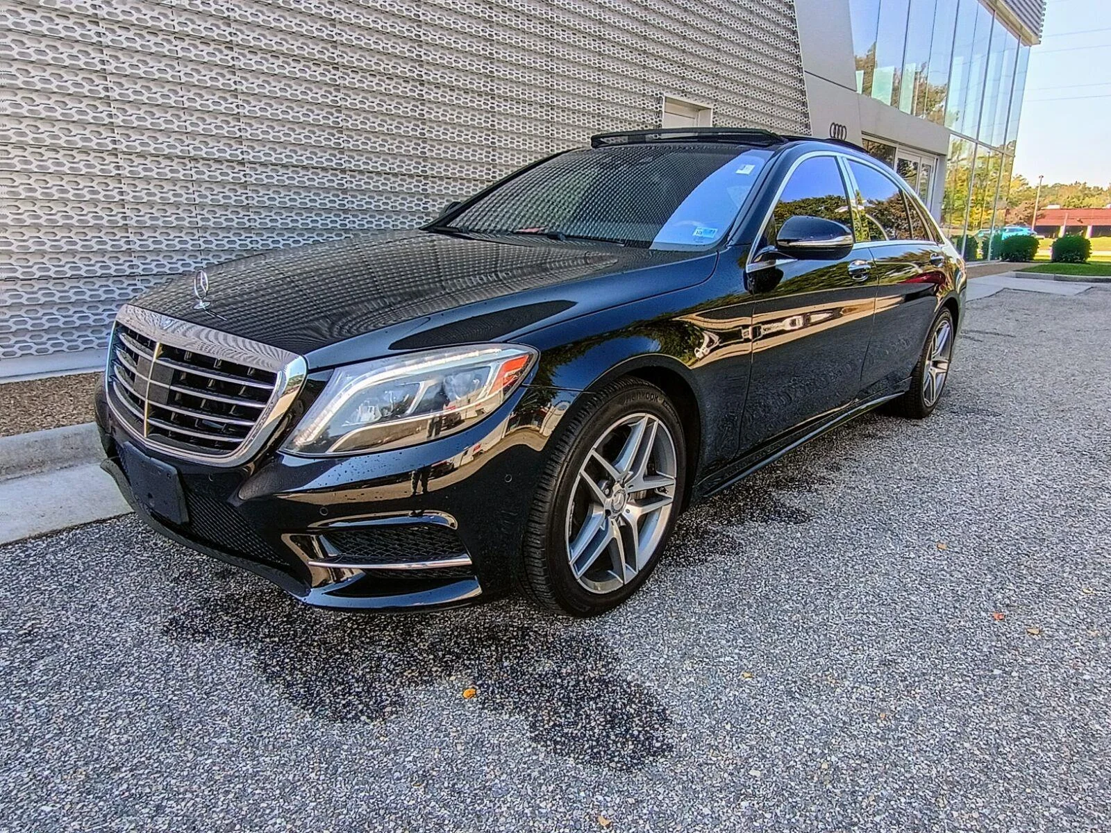 Used 2014 Black Mercedes-Benz S 550 image 2