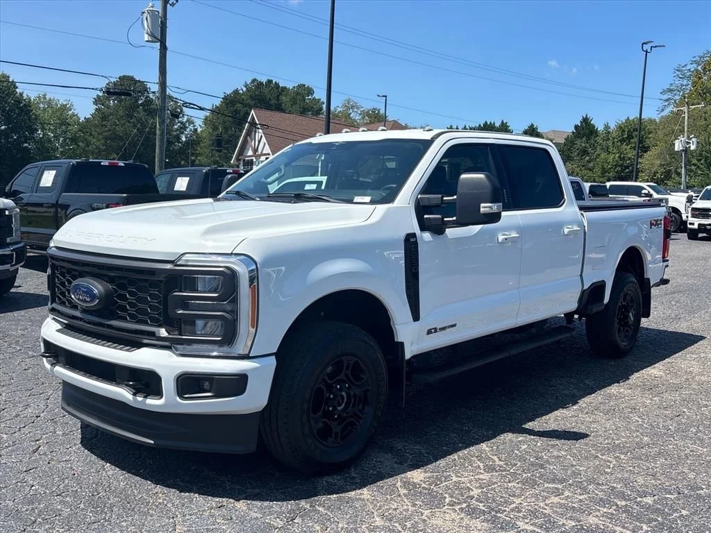 Used 2023 Oxford White Ford XLT image 3