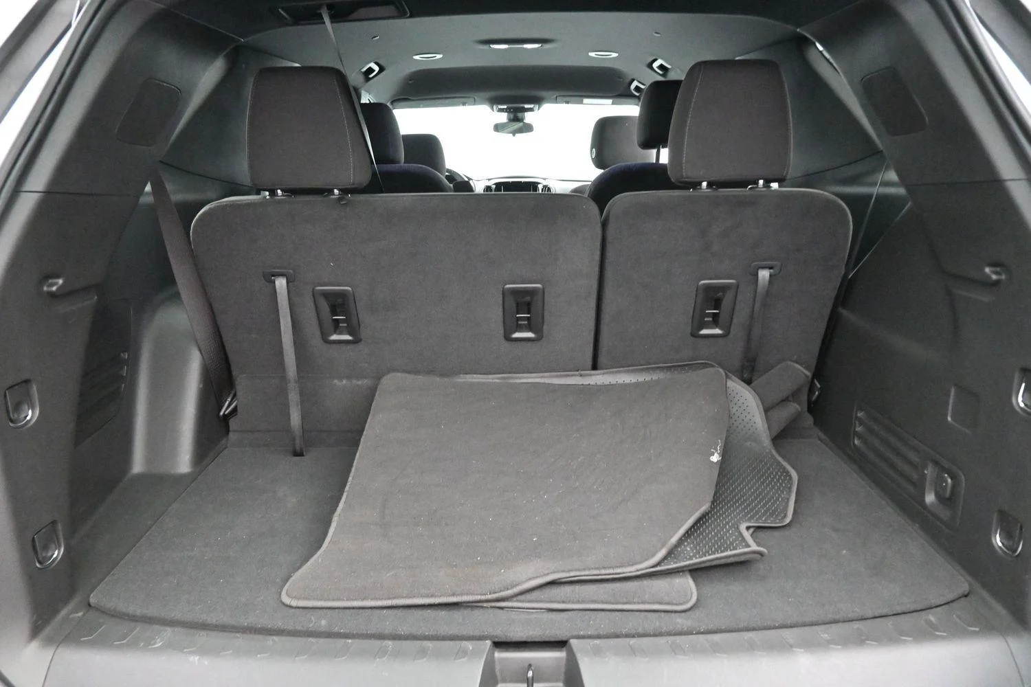Used 2023 Summit White Chevrolet LT Cloth image 9