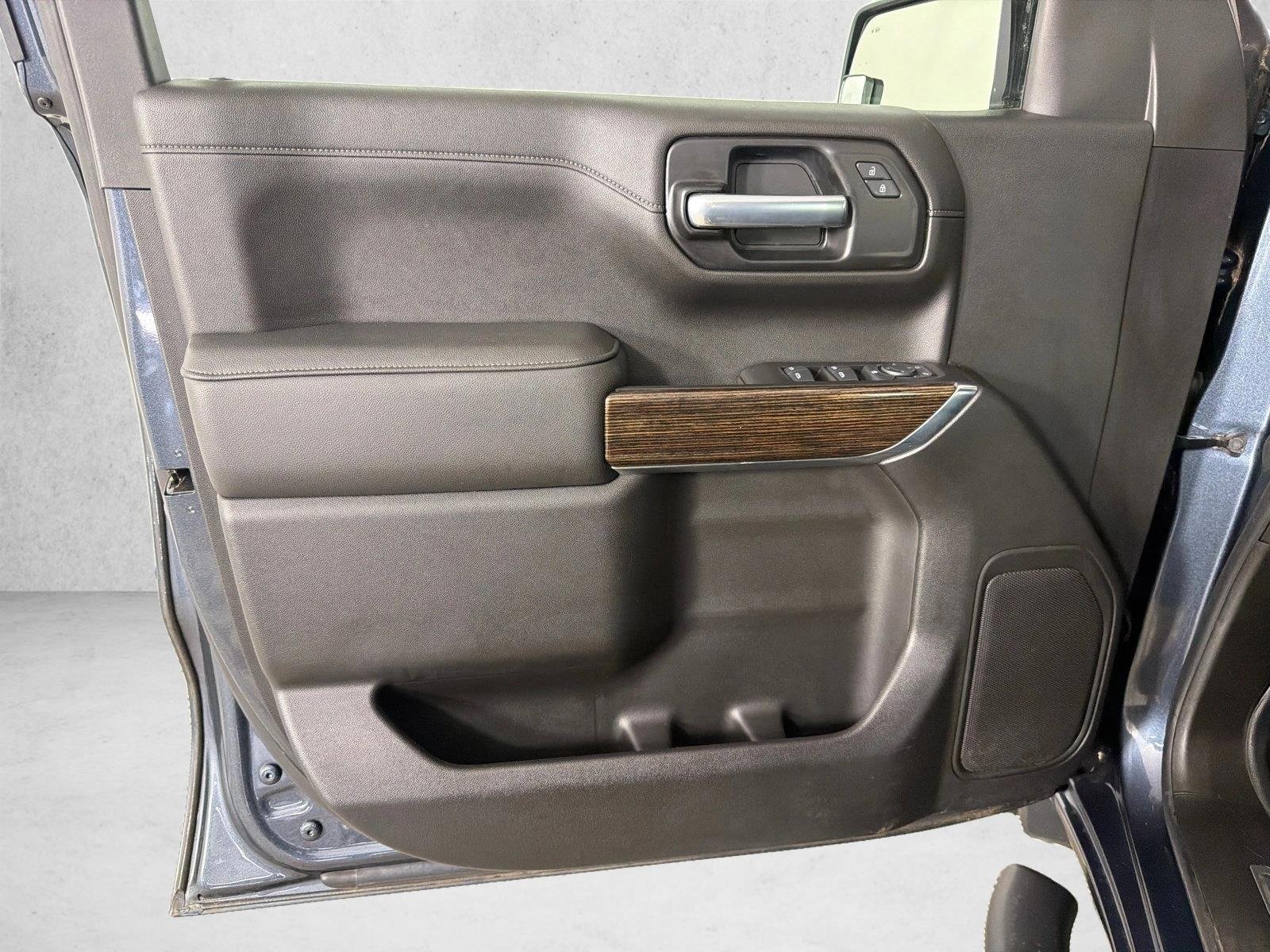 Used 2021 Dark Sky Metallic GMC SLE image 10