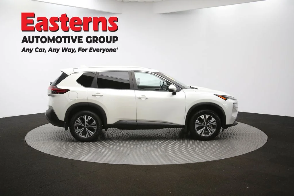 Used 2022 White Nissan SV image 46