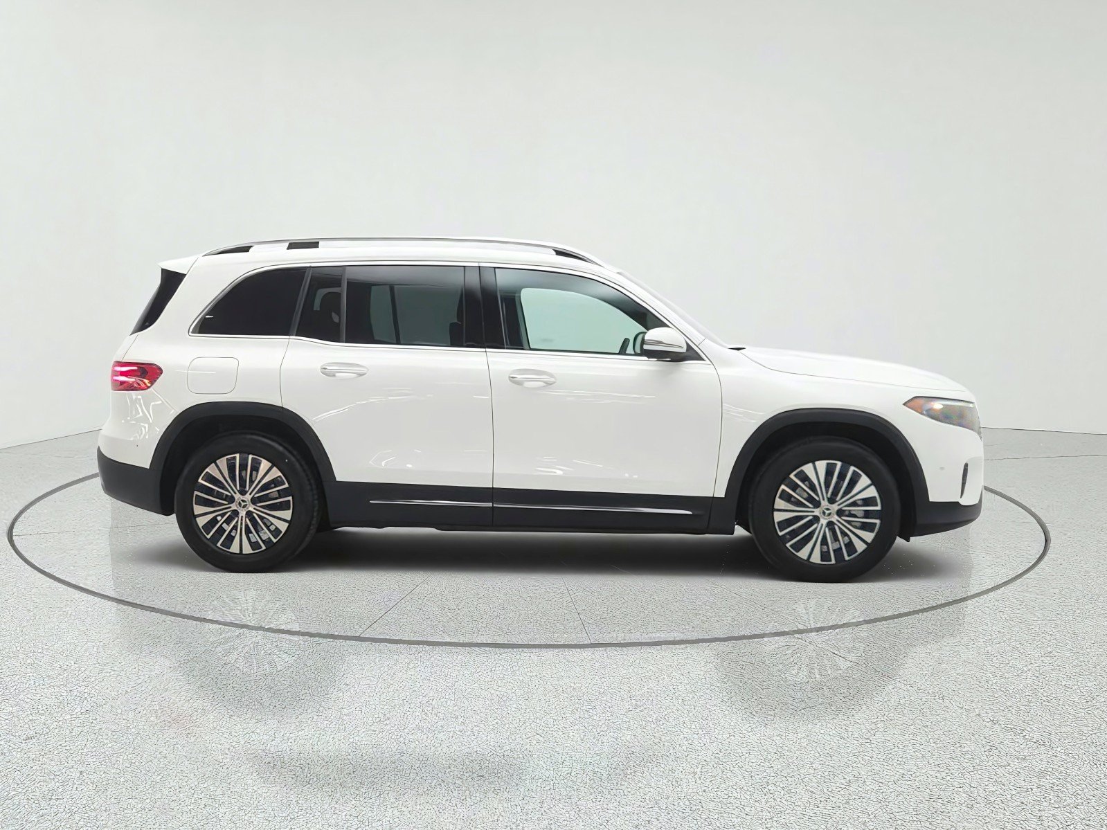 Certified Used 2025 Polar White Mercedes-Benz EQB 250+ SUV image 4