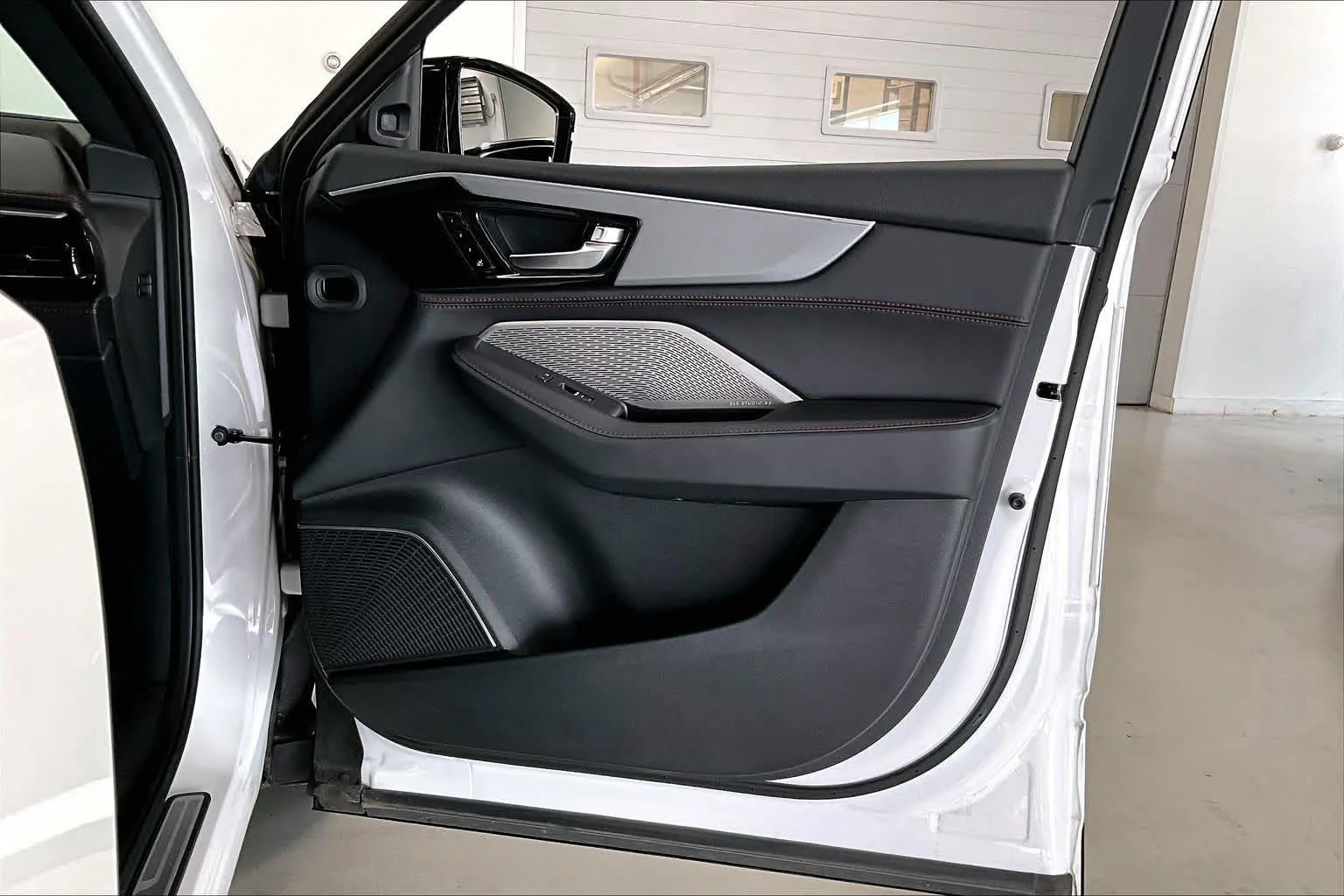 Used 2023 Platinum White Pearl Acura SH-AWD with A-Spec Package image 26