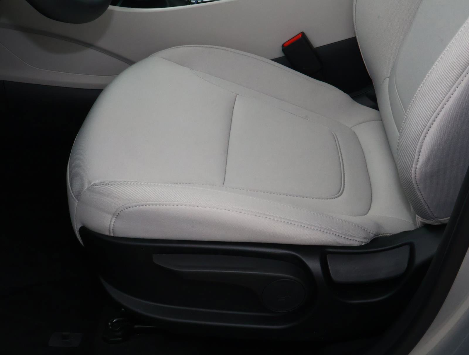 2026 Hyundai Tucson SE - Photo 13