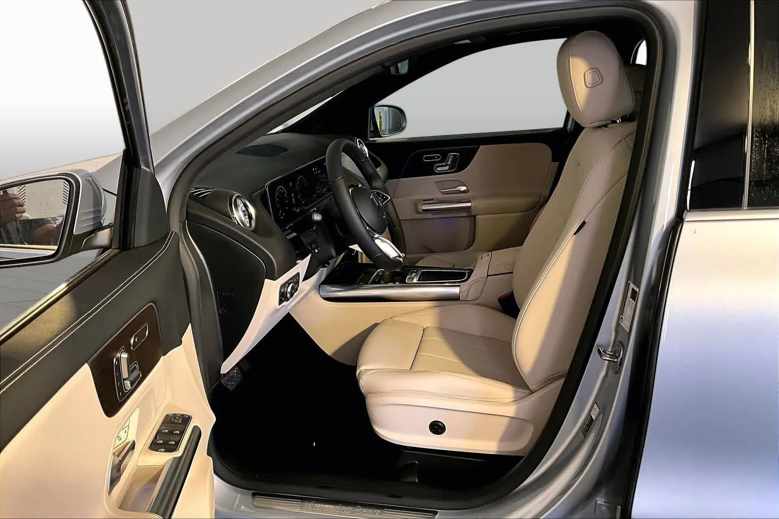 New 2026 Cirrus Silver Metallic Mercedes-Benz GLA 250 image 13