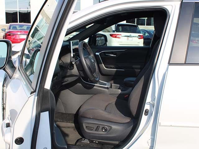 Used 2024 Pearl Toyota SE image 12