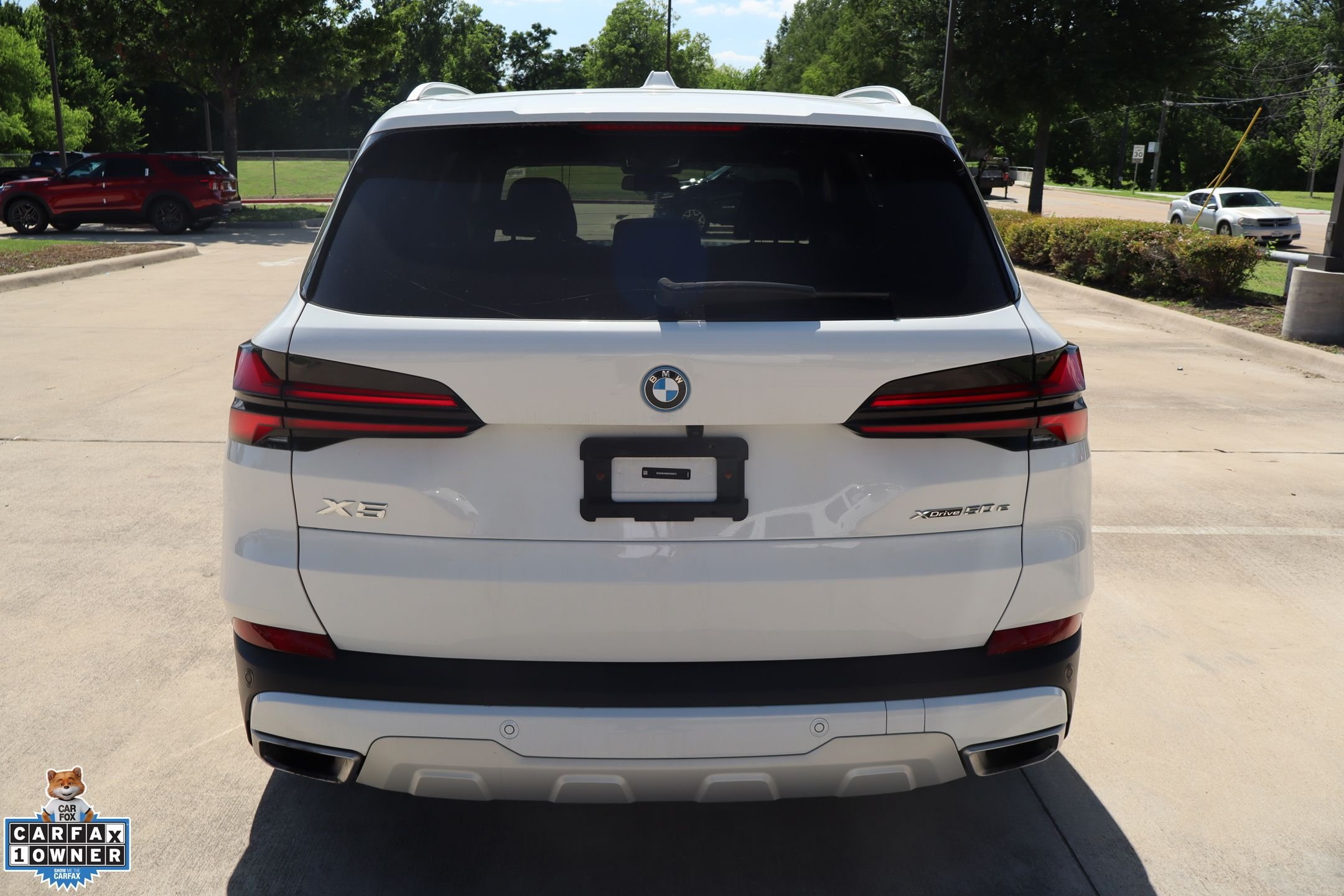 Used 2025 Alpine White BMW xDrive50e image 4