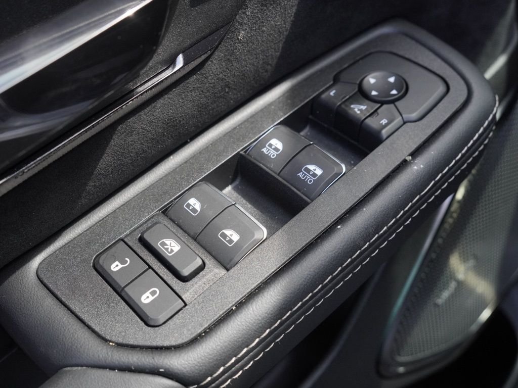 New 2026 Silver Zynith Exterior Paint RAM RHO image 11