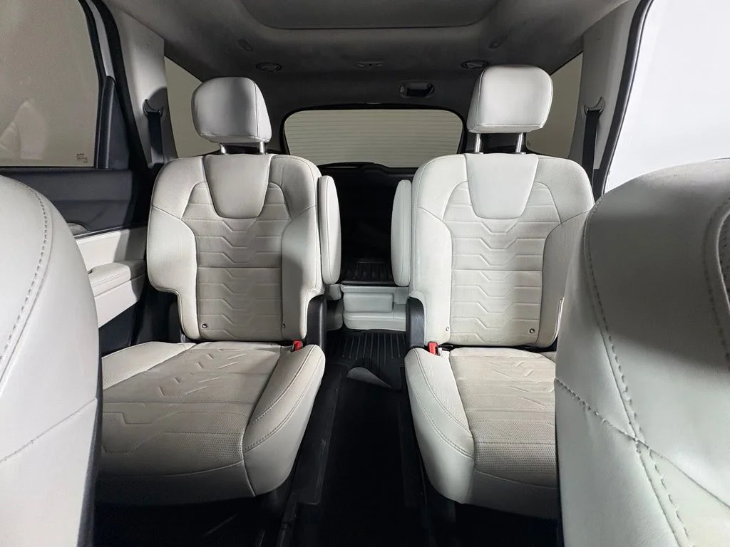 Used 2020 Snow White Pearl Kia SX image 6