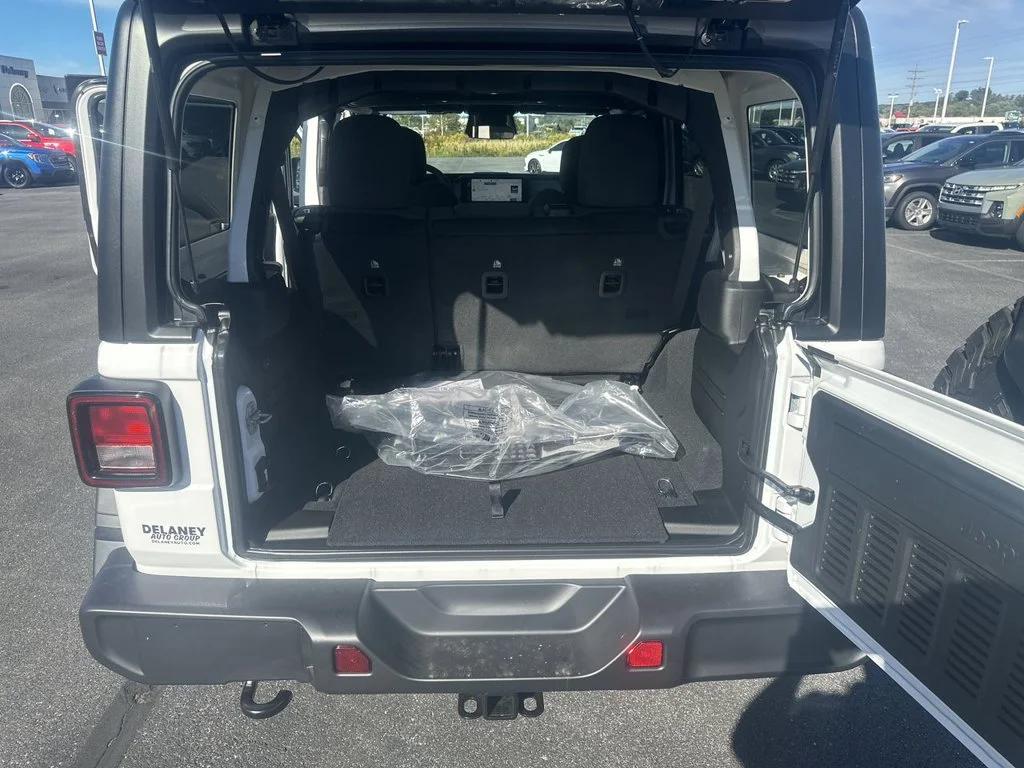 New 2027 Bright White Clear-Coat Exterior Paint Jeep Willys image 29