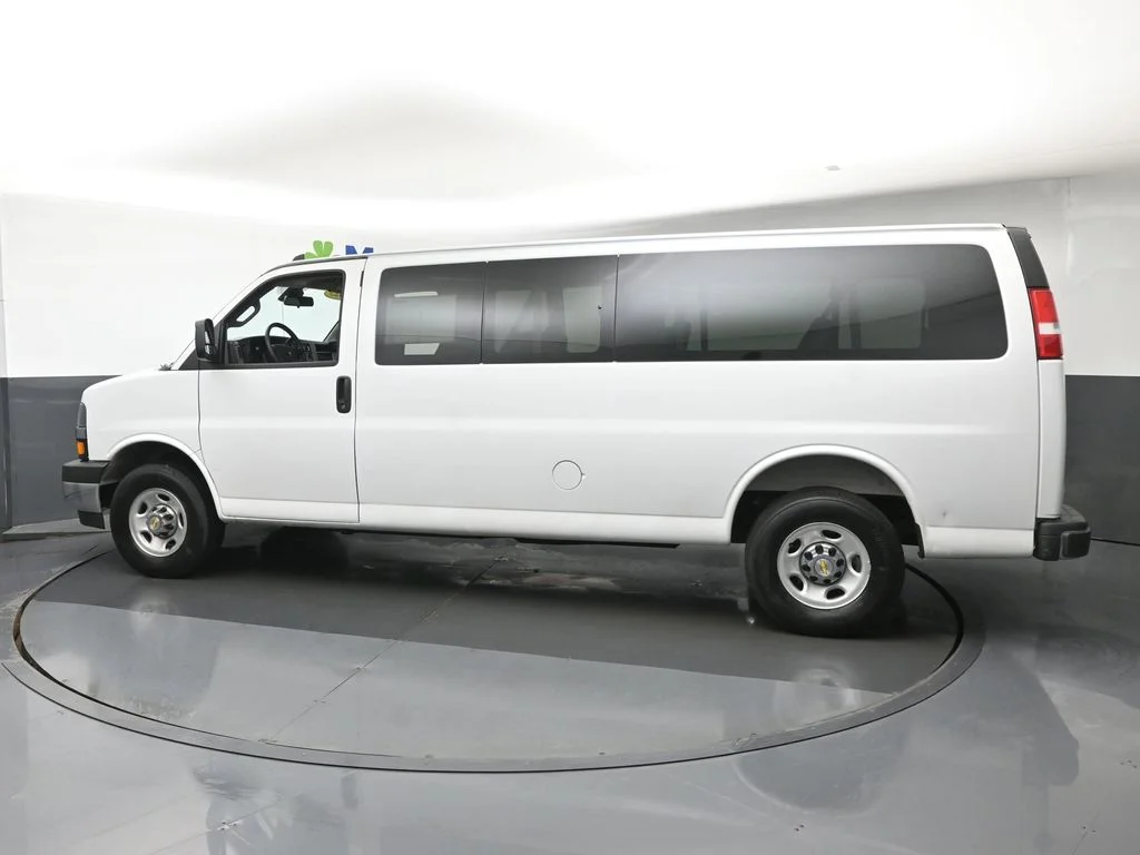 Used 2025 White Chevrolet LT image 24