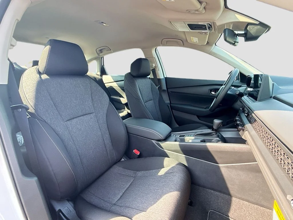 New 2026 Platinum White Pearl Honda LX image 28