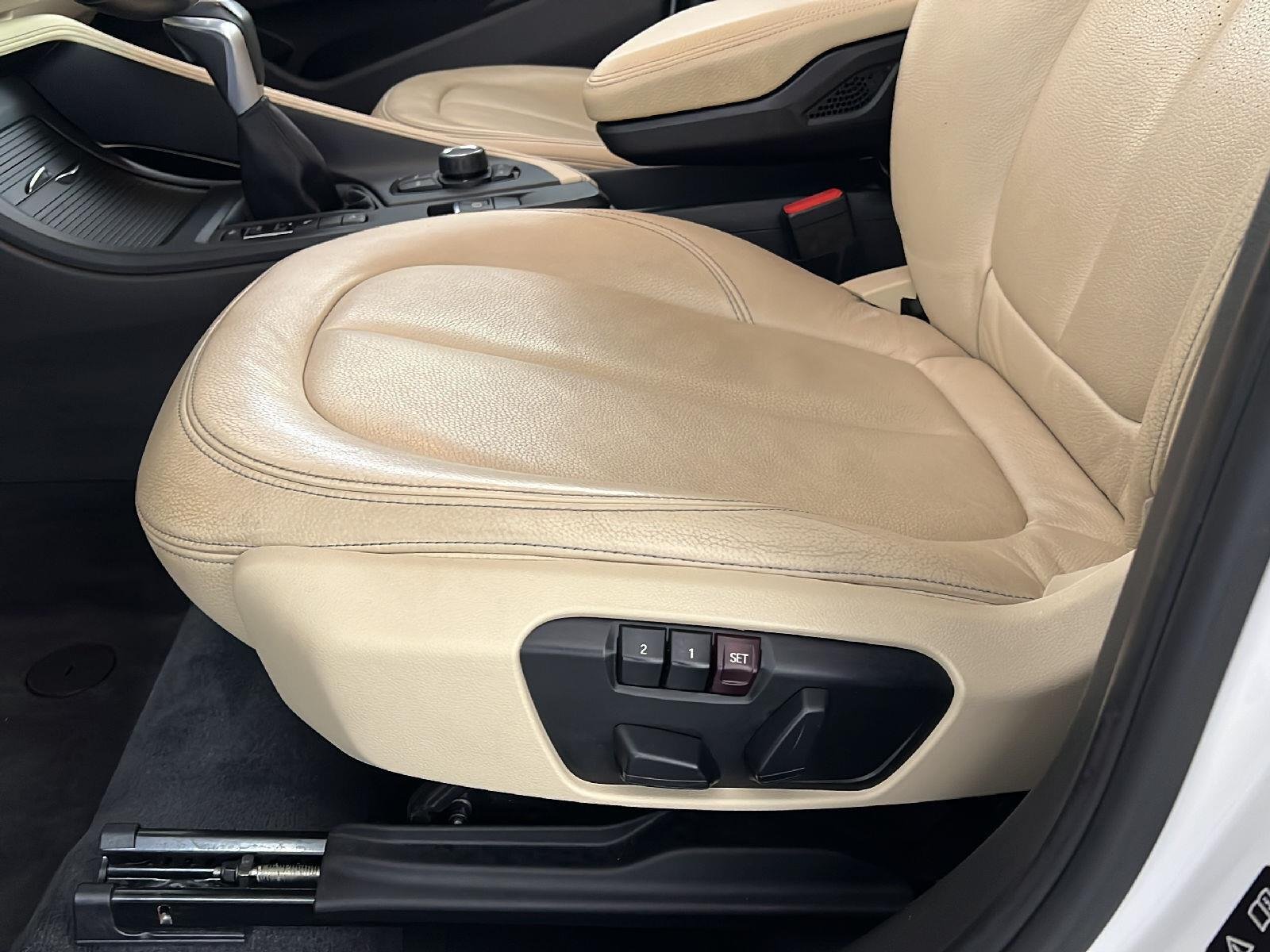 Used 2018 Alpine White Bmw  image 15